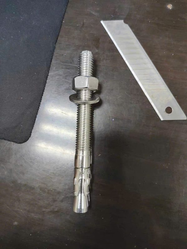 bulong nở 3 cánh inox