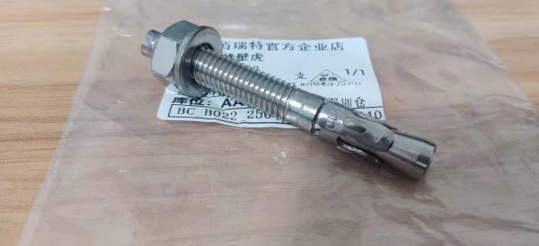 Bu Lông Nở 3 Cánh Inox M12x100